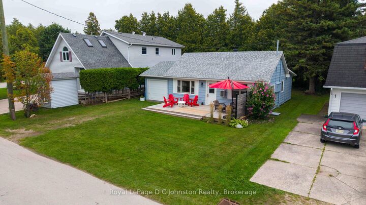 Property Photo:  210 Laird Lane  ON N0H 2L0 