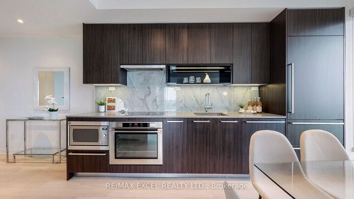 Property Photo: 115 McMahon Drive 3510 ON M2K 0E3
