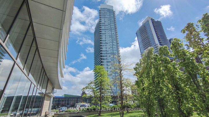 Property Photo:  115 McMahon Drive 3510  ON M2K 0E3 