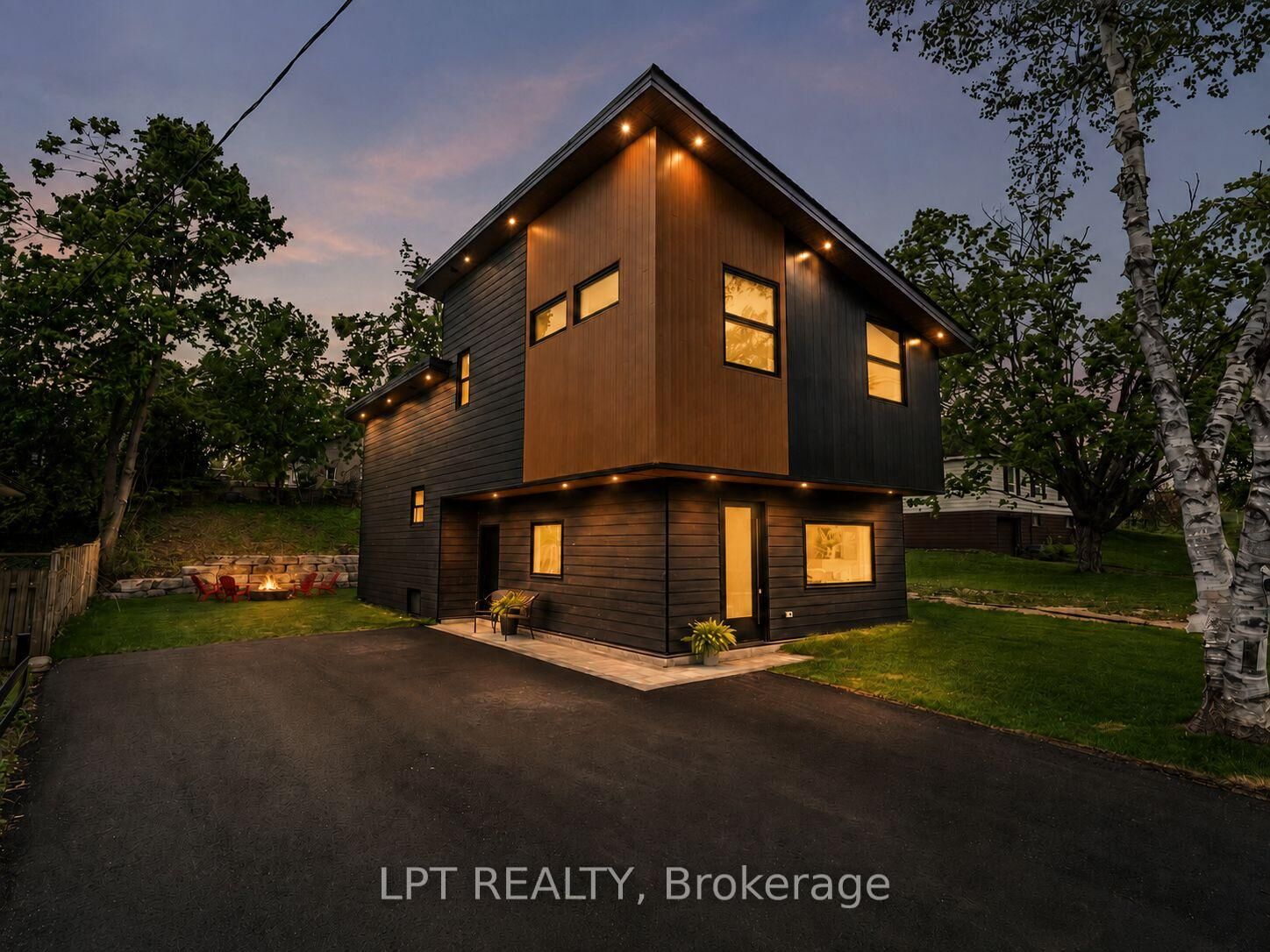 Property Photo:  168 Berczy Street  ON L4M 3R6 
