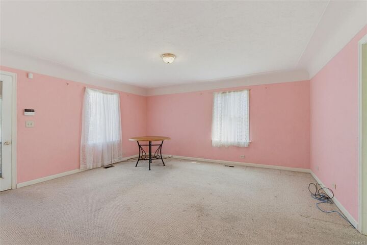 Property Photo:  131 Michigan St  BC V8V 1R2 