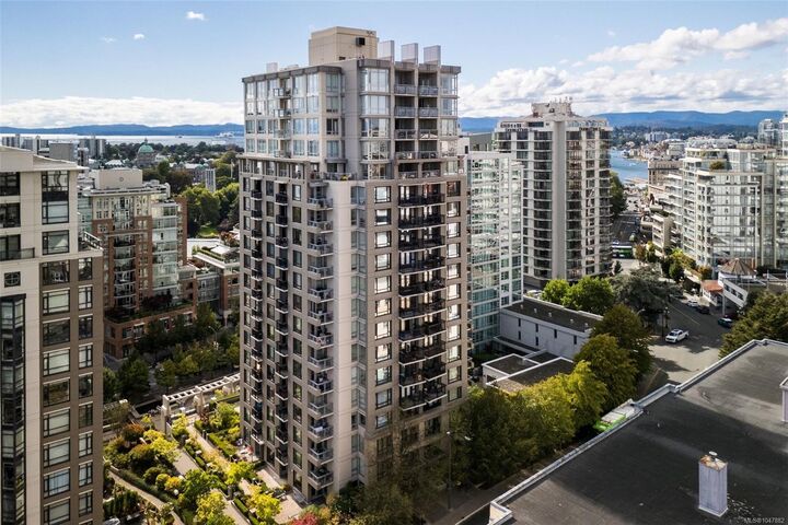 Property Photo:  751 Fairfield Rd #609  BC V8W 4A4 