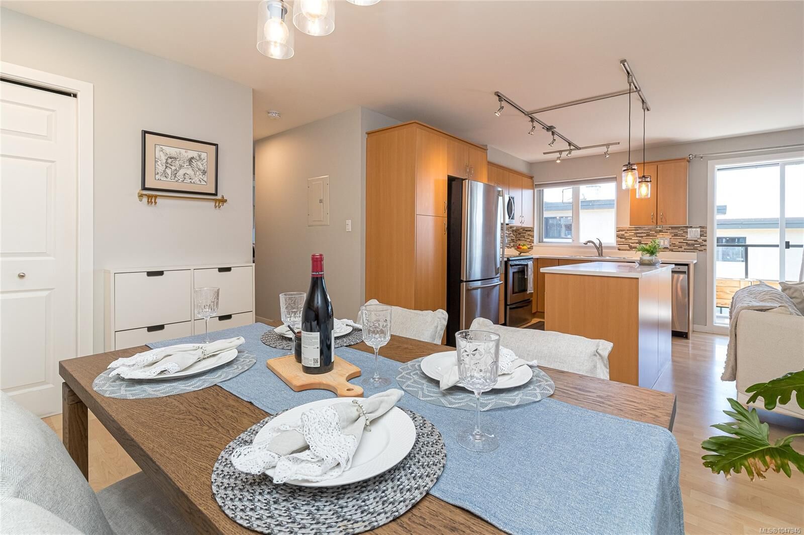 Property Photo:  2940 Harriet Rd #404  BC V9A 1T3 