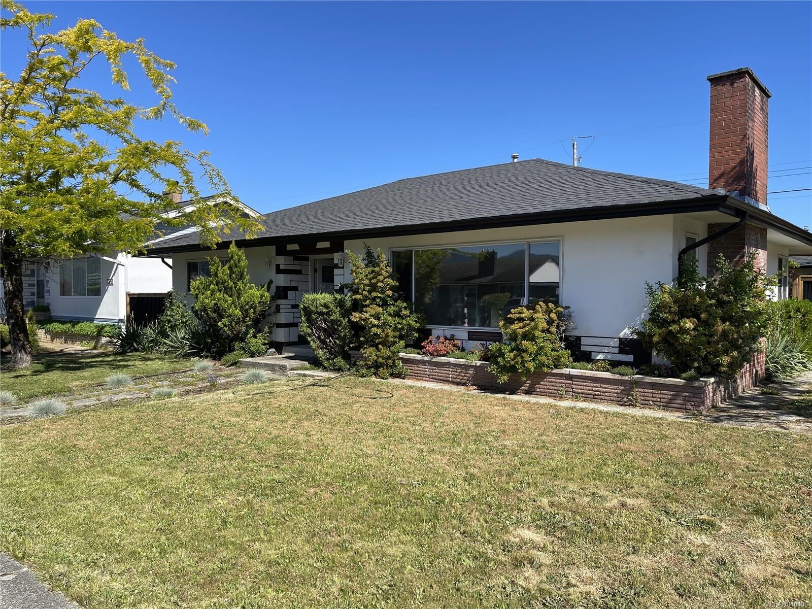 Property Photo:  3811 Morton St  BC V9Y 3V4 