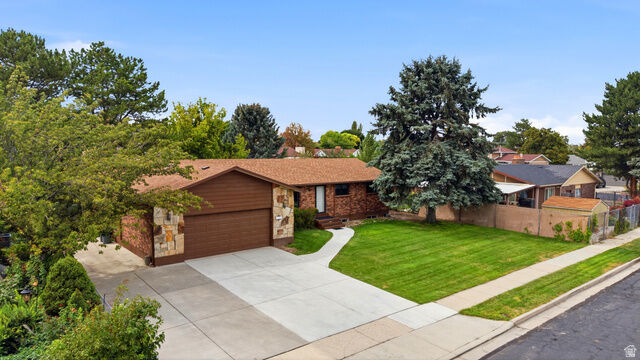 Property Photo: 7472 S Waterloo Cir UT 84084