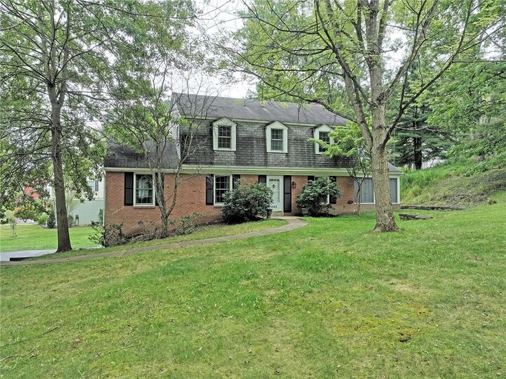 Property Photo: 545 Pebblewood Ct PA 15237
