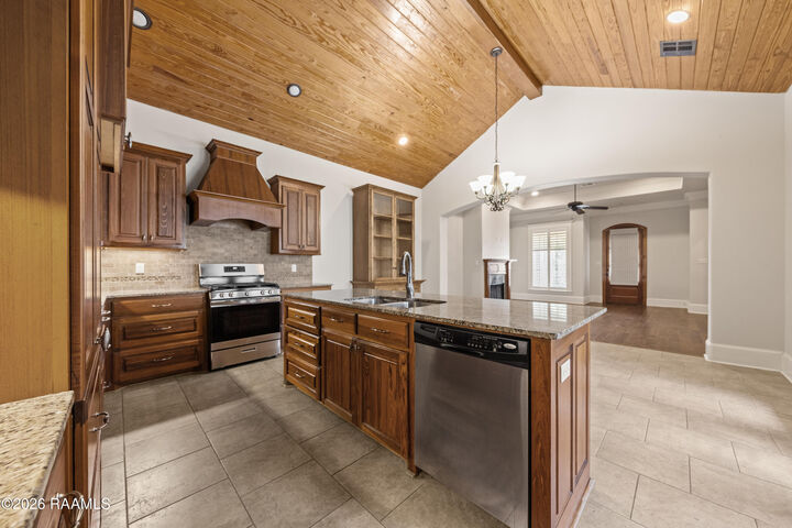 Property Photo: 108 Cabana Row LA 70508