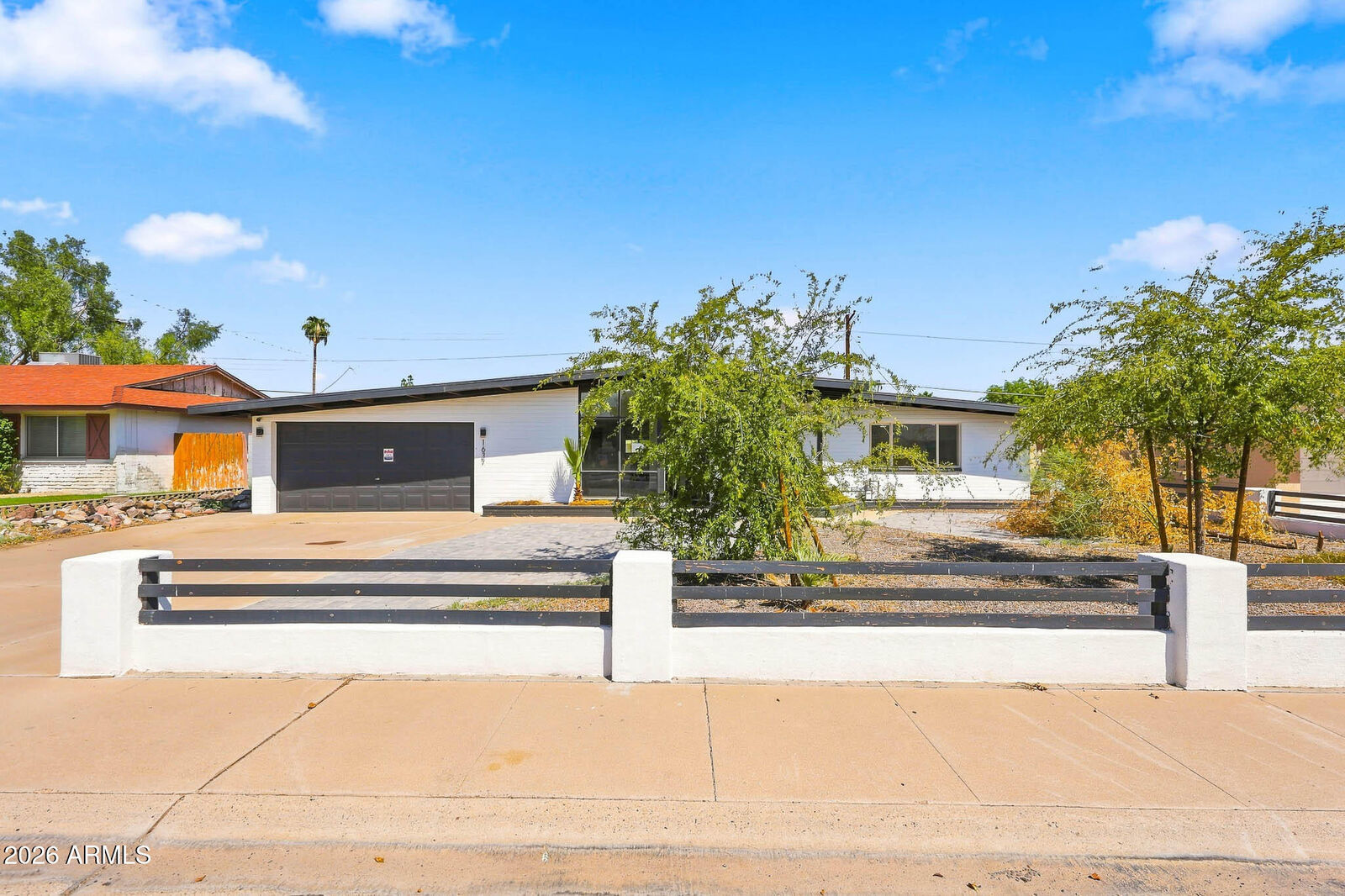 Property Photo: 1637 N Sunset Drive AZ 85288