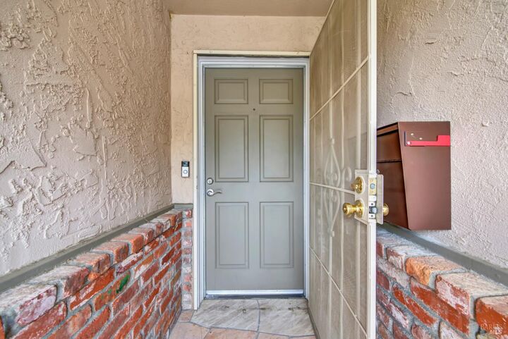 Property Photo:  707 Linwood Street  CA 95688 