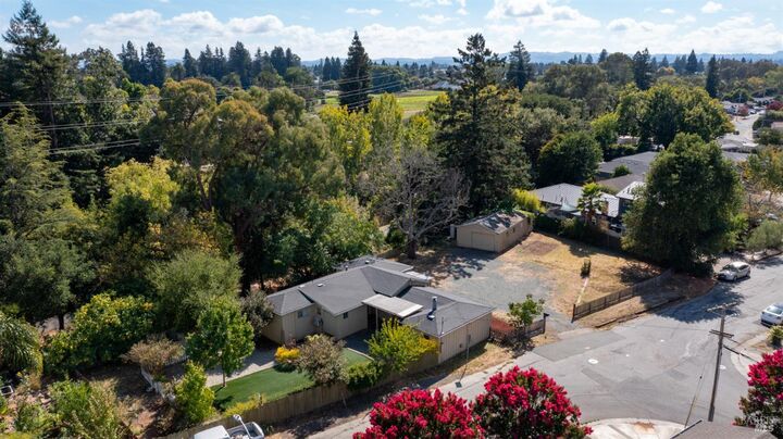 Property Photo: 498 Duncan Street CA 95401