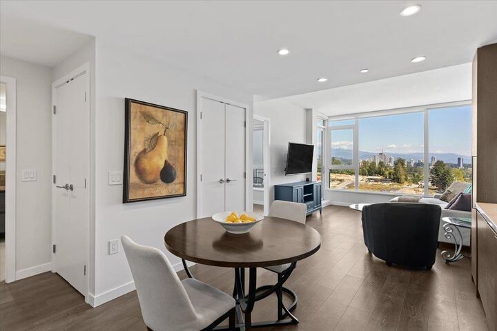Photo de la propriété: 305 Morrissey Road 2203 BC V3H 0M3