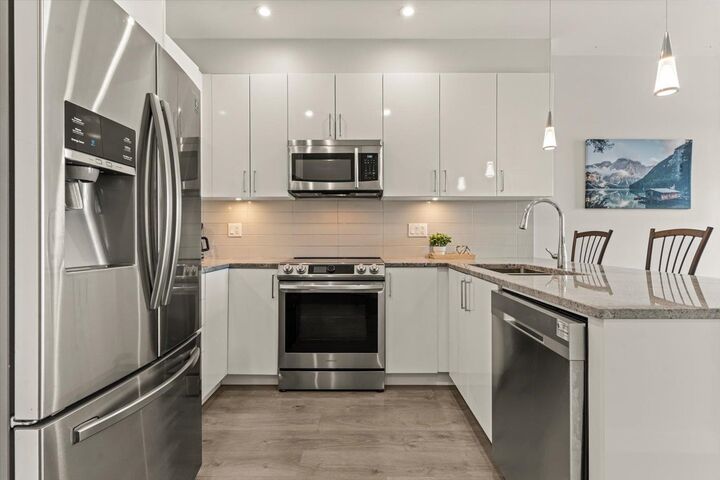 Property Photo:  45562 Airport Road 501  BC V2P 0J8 