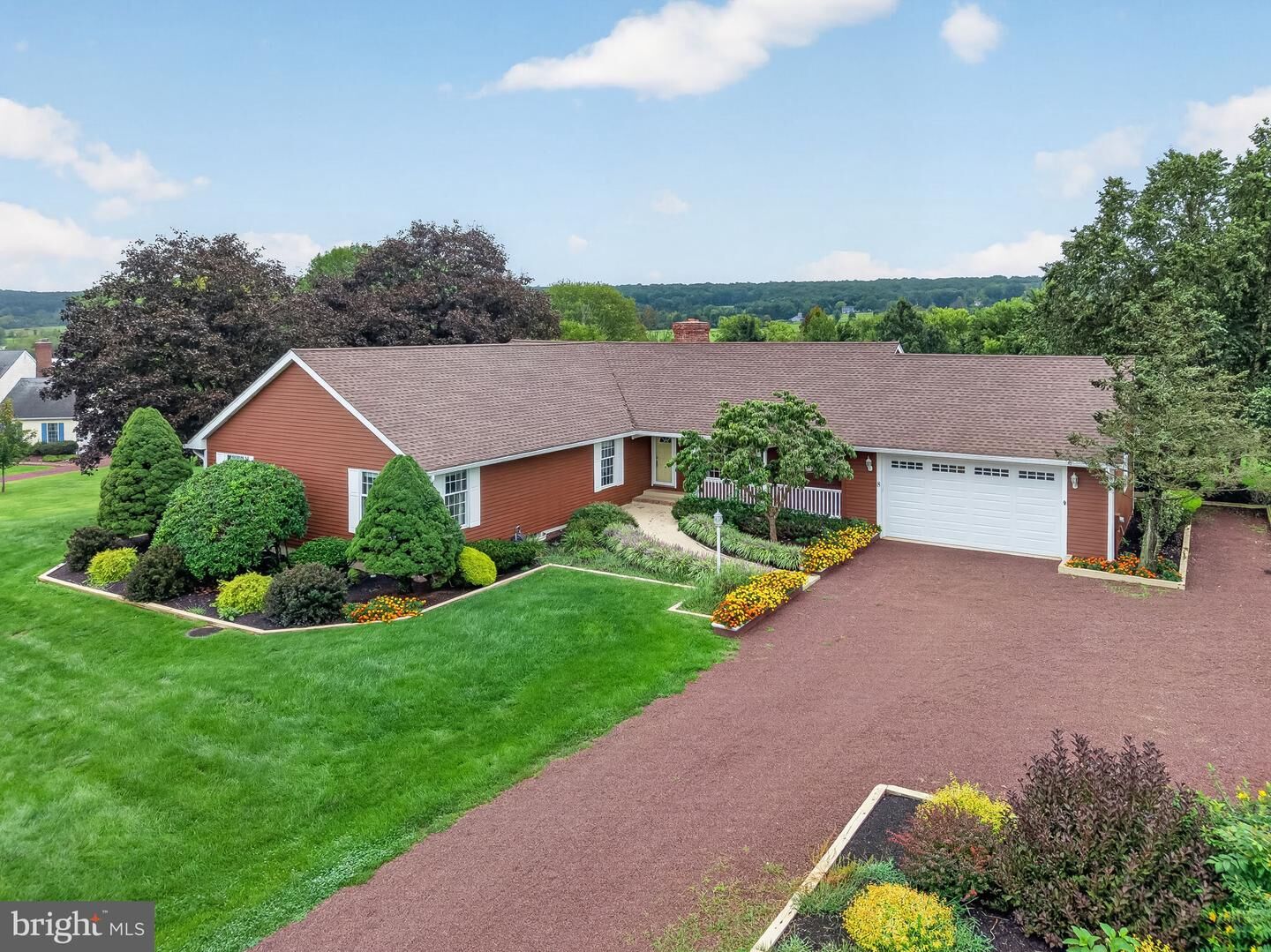 Property Photo:  8 Meadow Lark Way  NJ 08551 