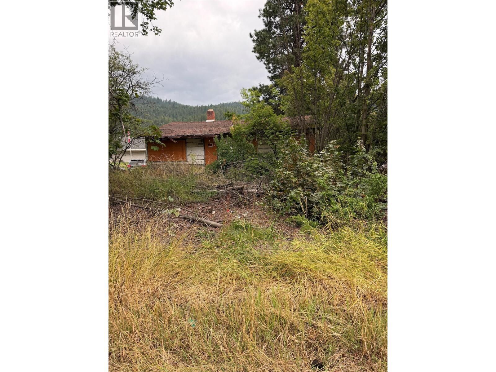 Property Photo: 3111 Waldie Avenue BC V1N 4V3