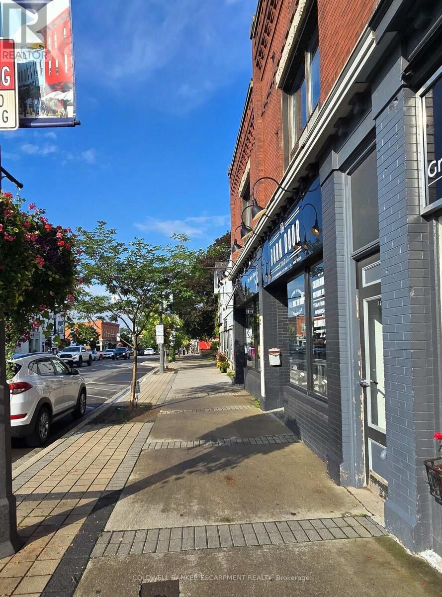 Property Photo:  154 Main Street East B  ON L9T 1N6 