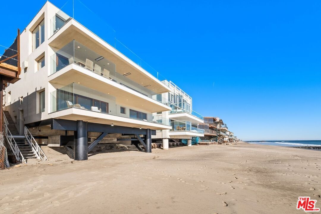 Property Photo:  25302 Malibu Rd  CA 90265 