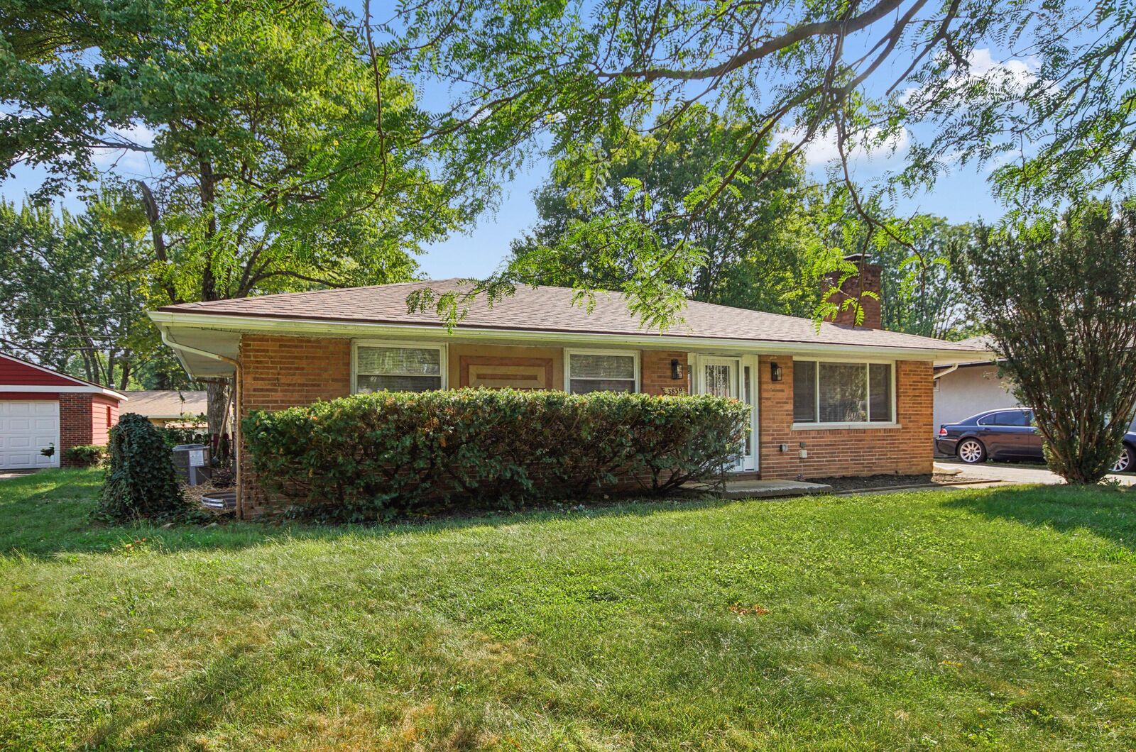 Property Photo: 3839 Roswell Drive OH 43227