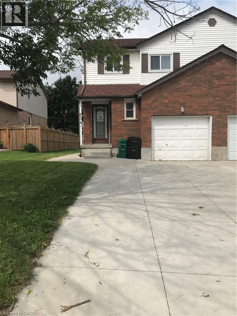 Property Photo: 634 Northeast Pinerow Crescent ON N2T 2K8