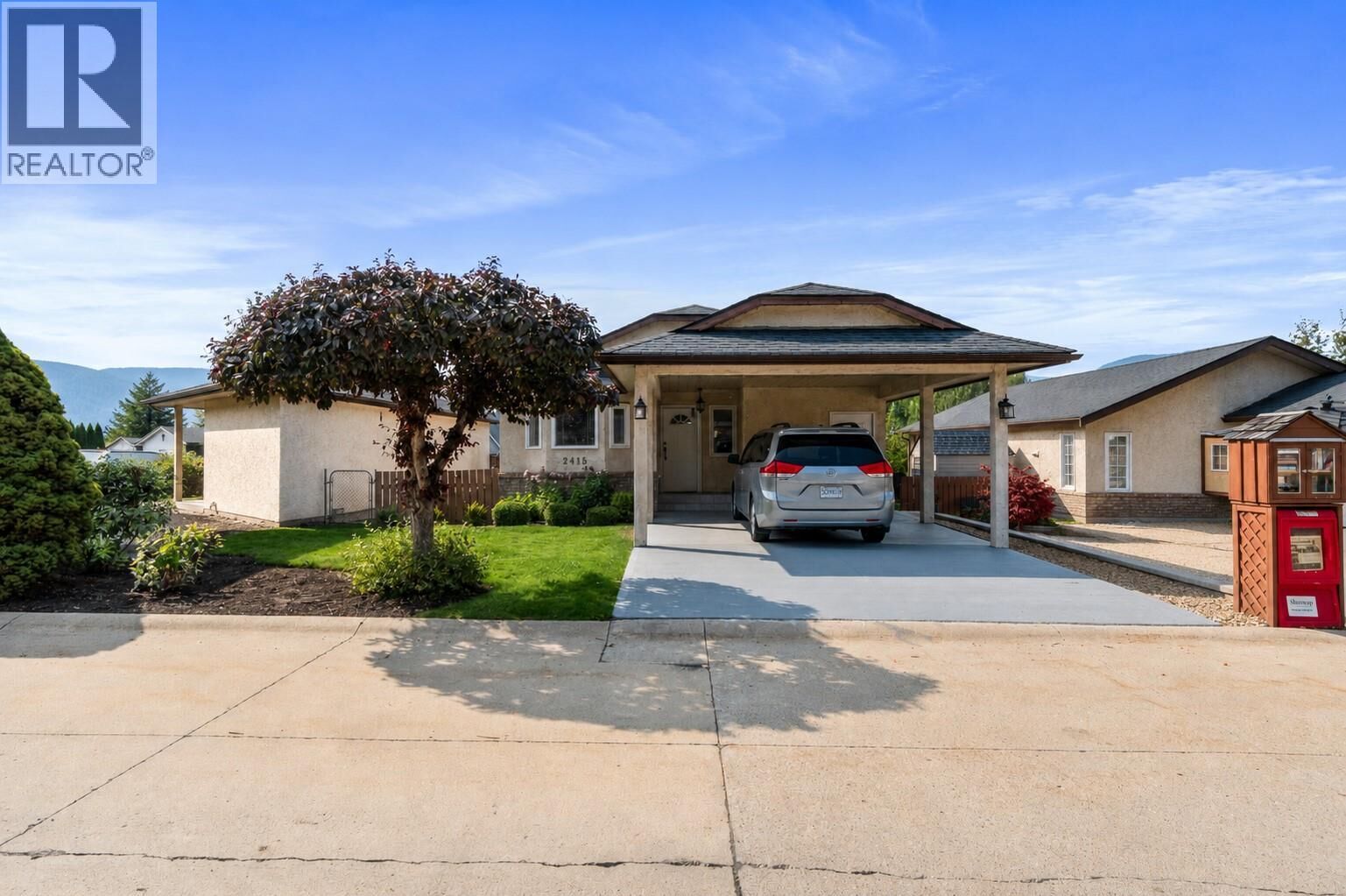 Property Photo:  2415 5 Avenue Northeast  BC V1E 1Y9 