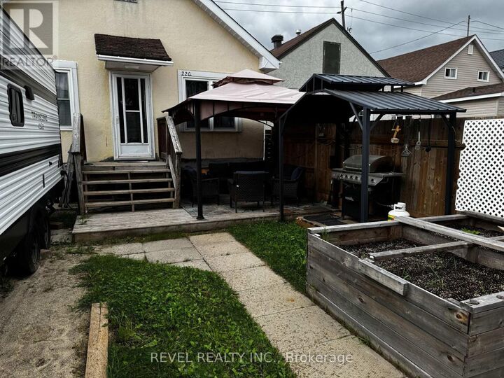 Property Photo: 220 Maple Street North ON P4N 6C1
