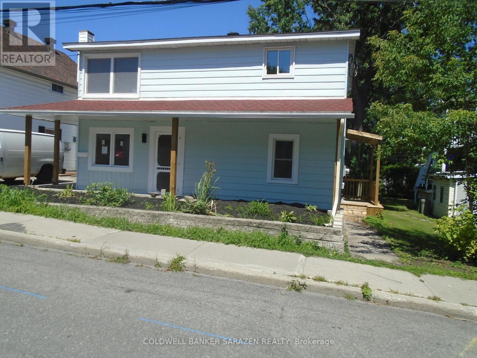 Photo de la propriété: 383 Montfort Street North ON K1L 5M9