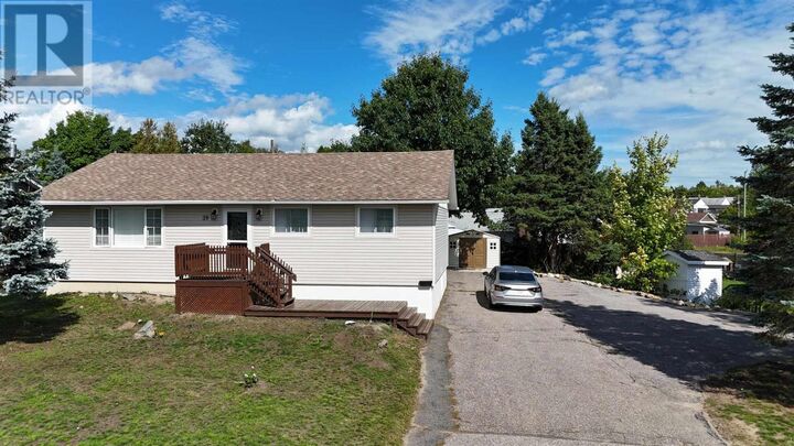 Property Photo:  39 Blackwell Rd  ON P5A 1G4 