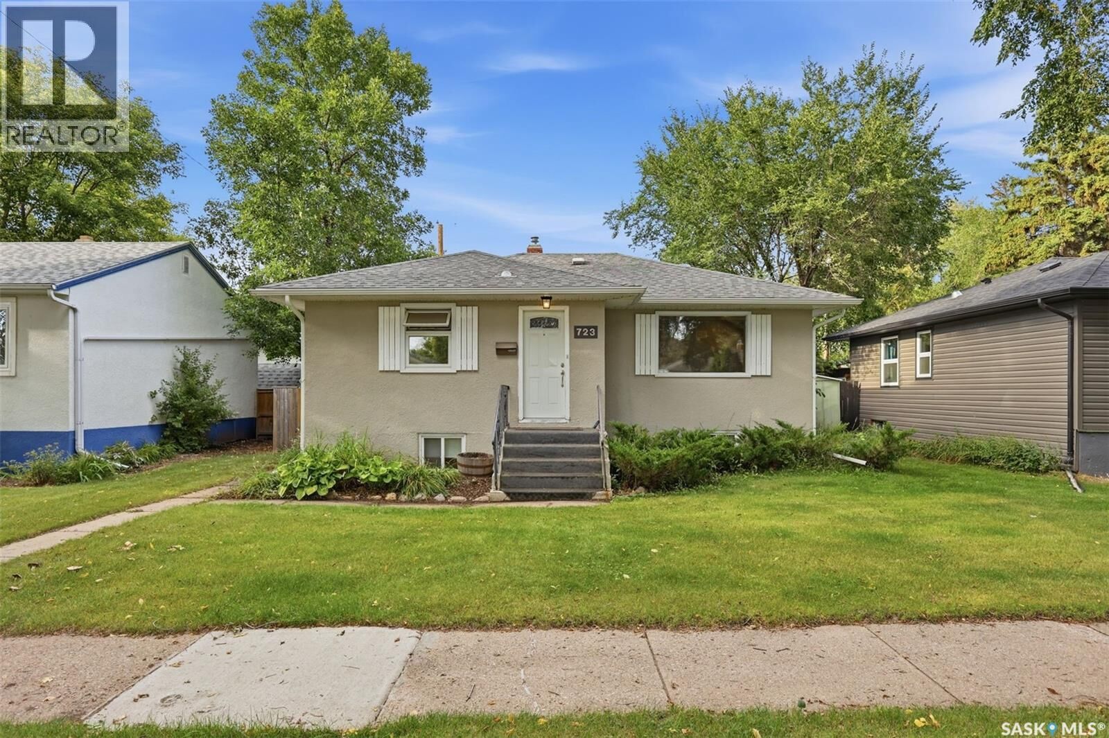 Property Photo:  723 4th Street E  SK S7H 1K1 