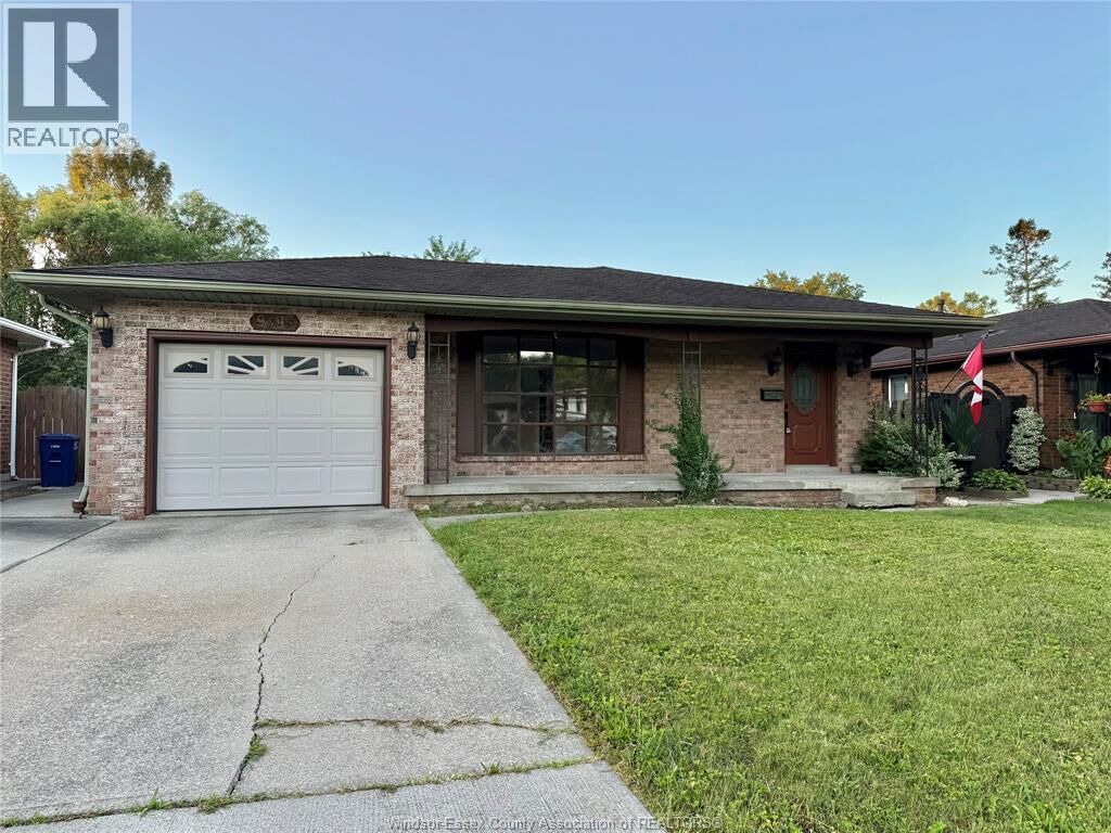 Property Photo:  9495 Beachdale#Upper  ON N8R 1S4 