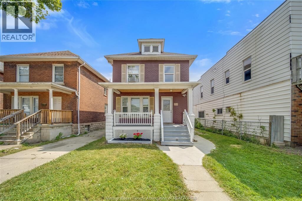 Property Photo: 392 Curry Avenue ON N9B 2B7