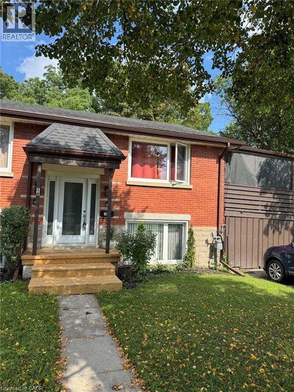 Property Photo:  16 Kehl Street 1  ON N2M 3T9 
