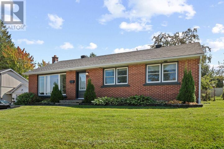 Property Photo:  530 Alfred Street  ON K8A 3B7 