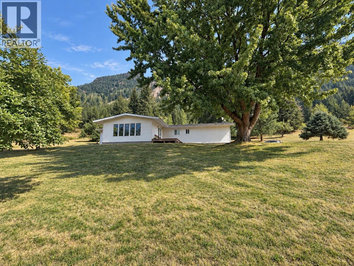 Property Photo: 372 Agate Bay Road BC V0E 2E0