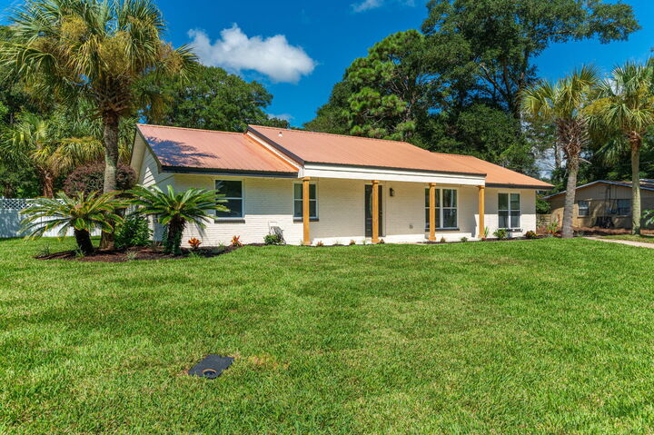 Property Photo: 316 Priscilla Drive FL 32547
