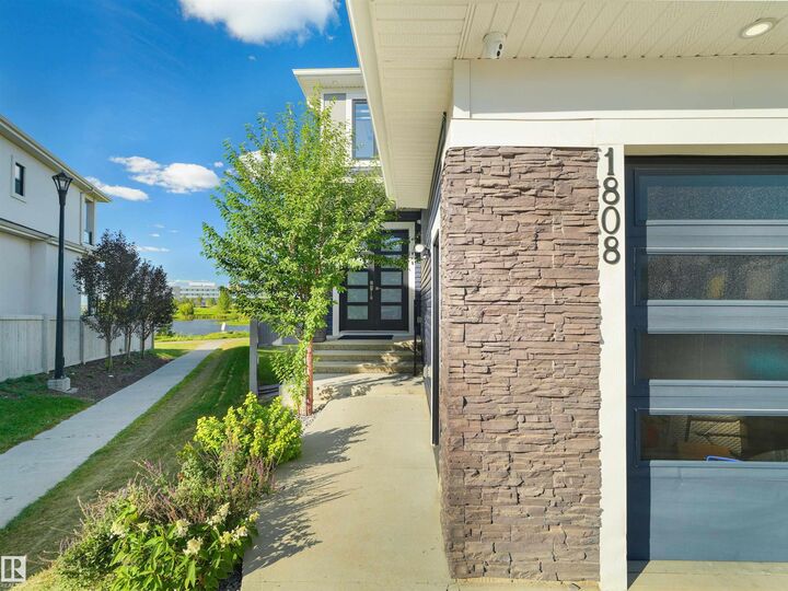 Property Photo:  1808 20 Avenue NW  AB T6T 2K9 