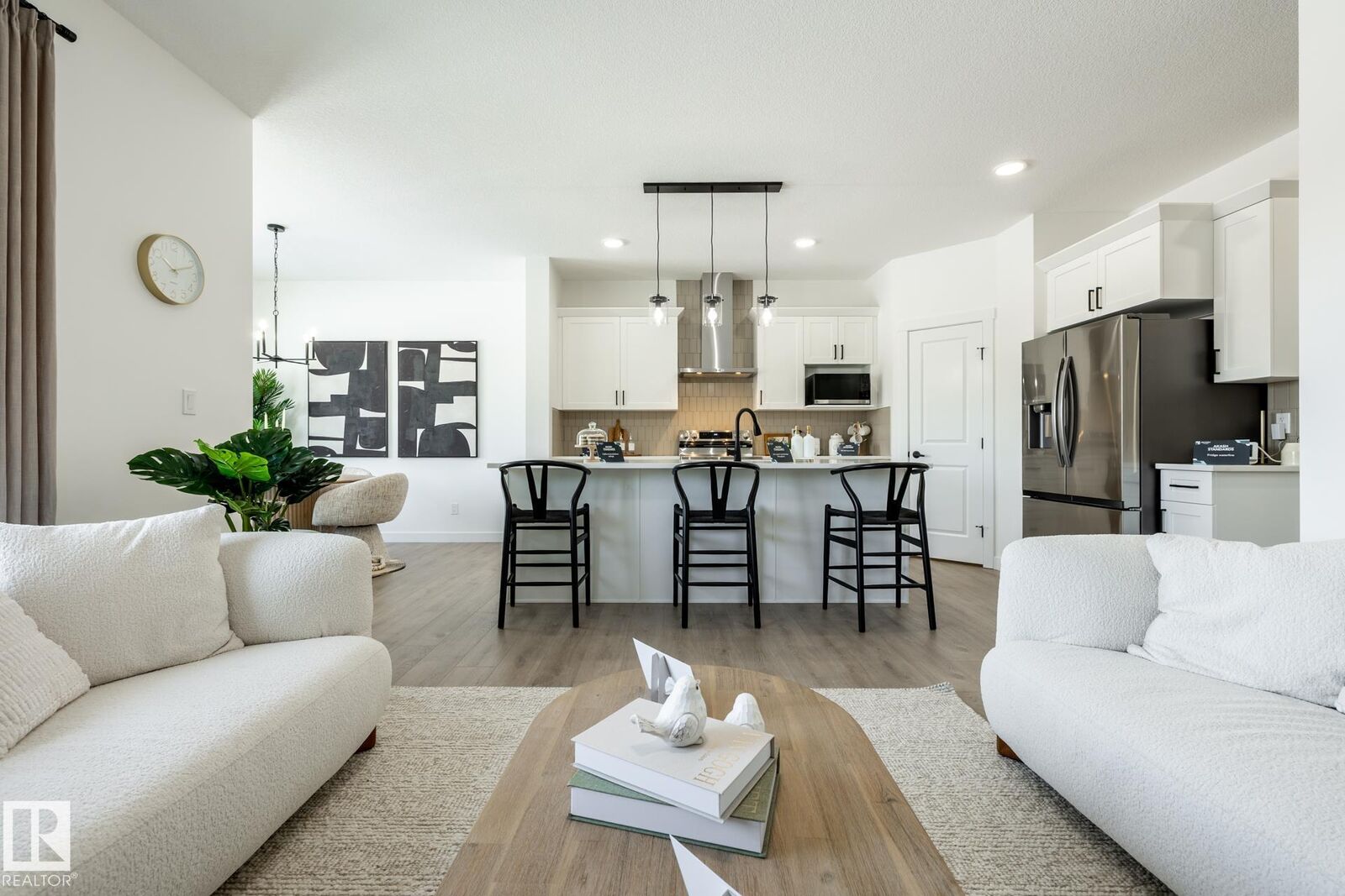 Property Photo:  4562 Chegwin Wynd SW  AB T6W 5M8 