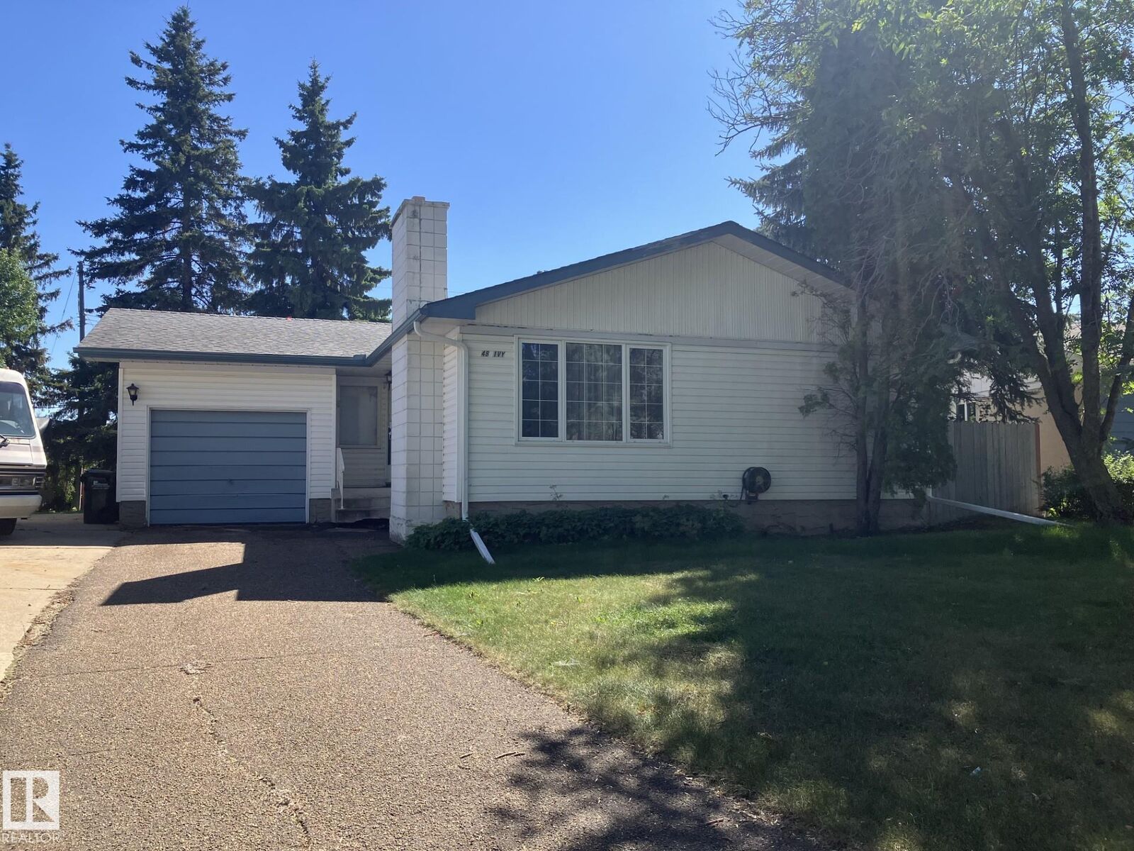 Property Photo:  48 Ivy Crescent  AB T8A 1W4 