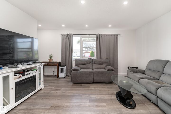 Property Photo:  13435 101 Street NW  AB T5E 4G5 