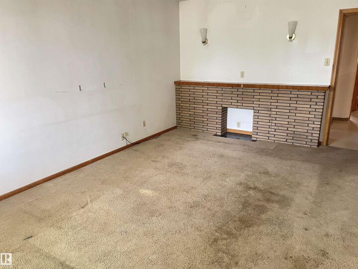 Property Photo:  8759 81 Avenue NW  AB T6C 0W5 