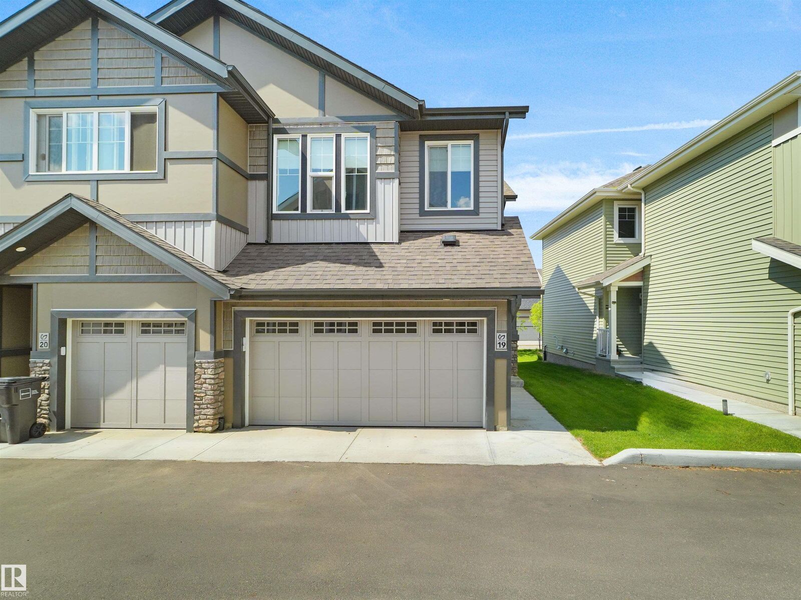 Property Photo: 740 Daniels Way SW 19 AB T6W 5N1