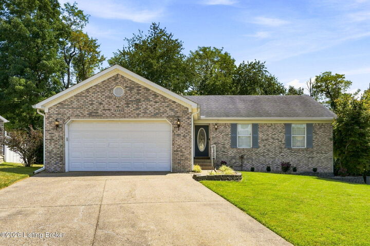 Property Photo: 6106 Schreiner Ct KY 40219