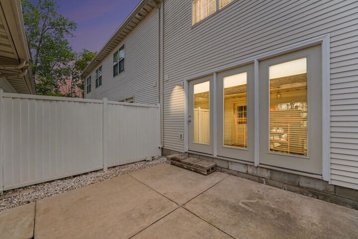 Property Photo:  1824 Cottonwood Court  IN 46307 