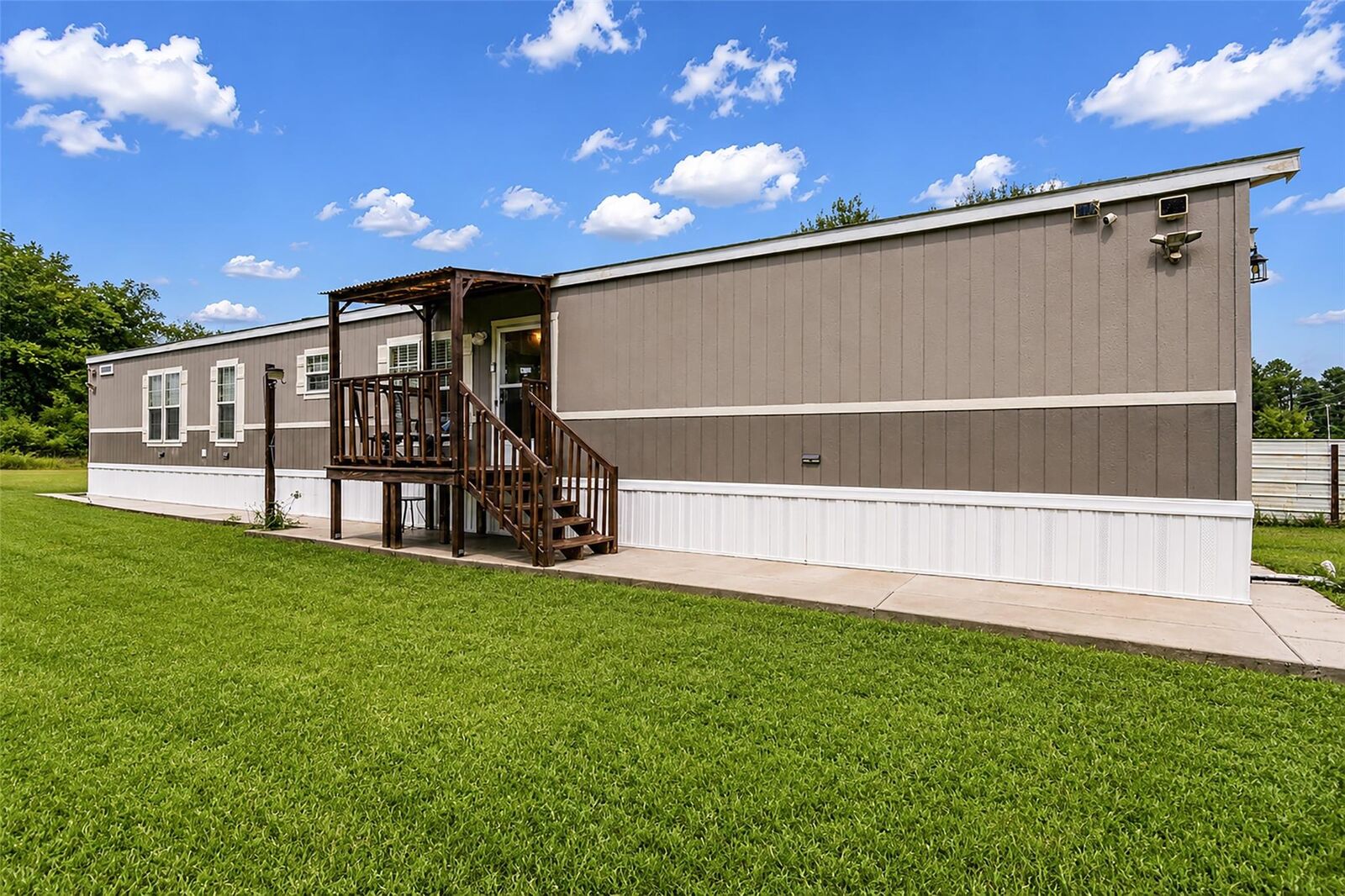 Property Photo:  2056 Road 5210  TX 77327 