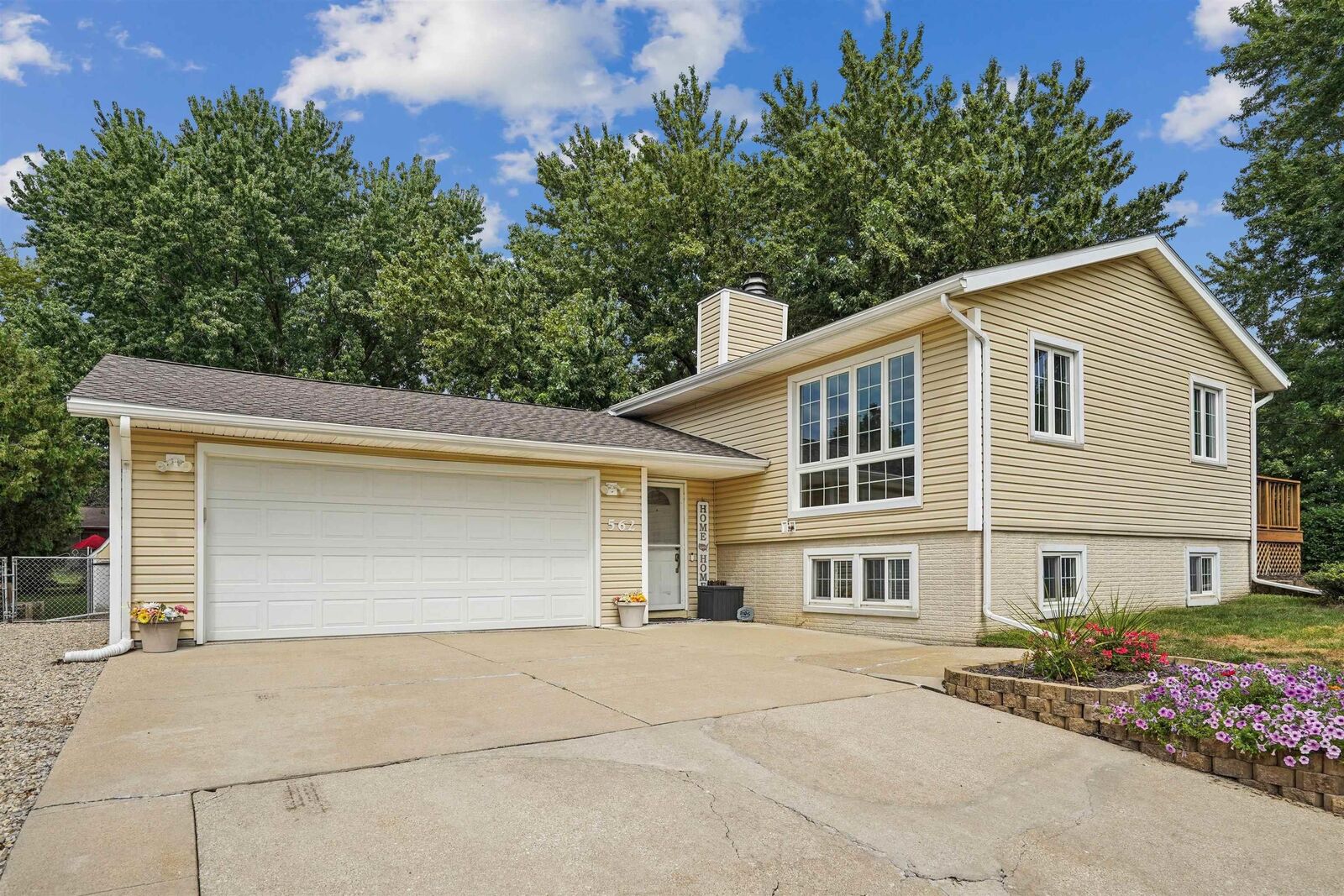 Property Photo:  562 Jones Road  IA 50707 