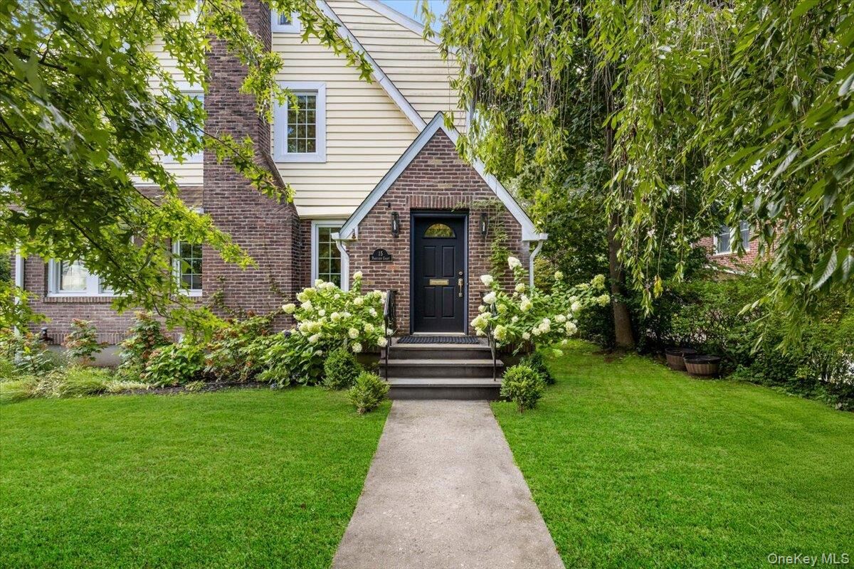Property Photo: 15 Parkview Court NY 10603