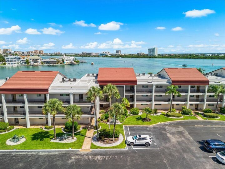 Property Photo: 868 Bayway Boulevard 307 FL 33767