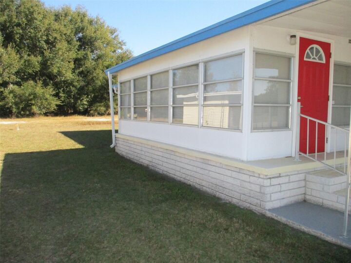 Property Photo:  3718 Castle Drive  FL 33540 