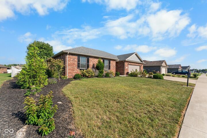 Property Photo: 1747 W Bell Ford Drive IN 47274