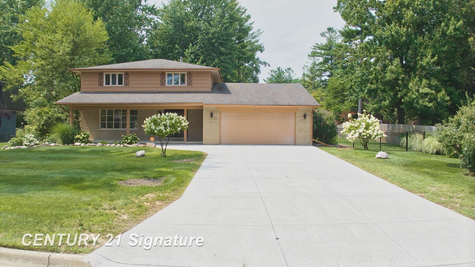 Property Photo:  3175 Delevan Drive  MI 48603 