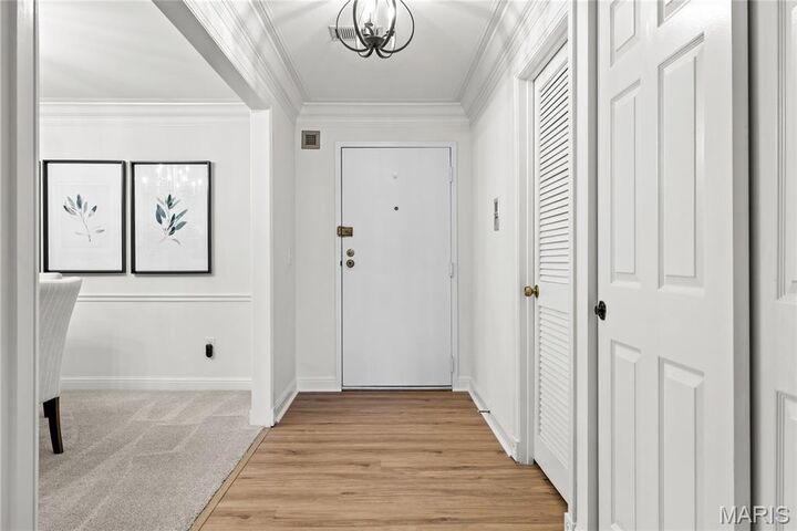 Property Photo: 14300 Conway Meadows Court 202 MO 63017