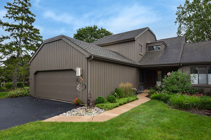 Property Photo:  463 Woodview Road  IL 60010 